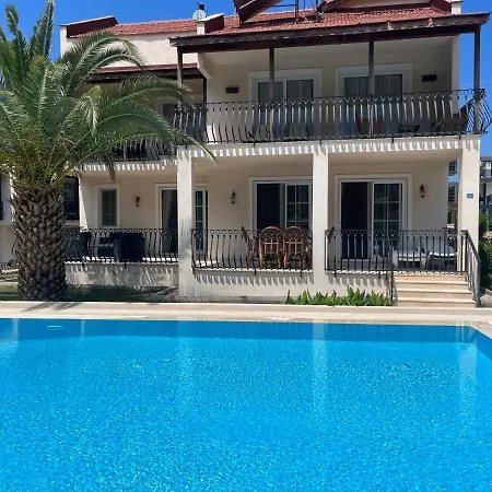公寓 Stunning Spacious Poolside 2-bed Apt In *