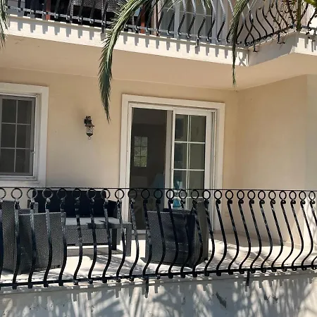 Stunning Spacious Poolside 2-bed Apt In Ovacık