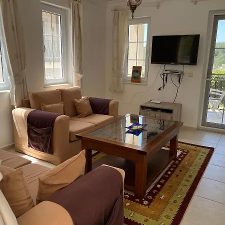 Stunning Spacious Poolside 2-bed Apt In Διαμέρισμα Ovacık