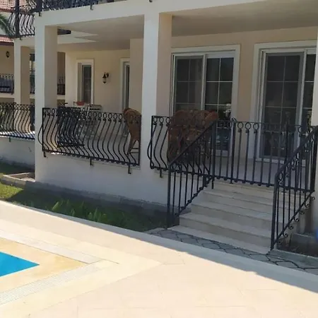 Διαμέρισμα Stunning Spacious Poolside 2-bed Apt In Ovacık